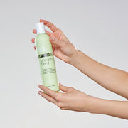 milk-shake-energizing-blend-shampoo-in-hand